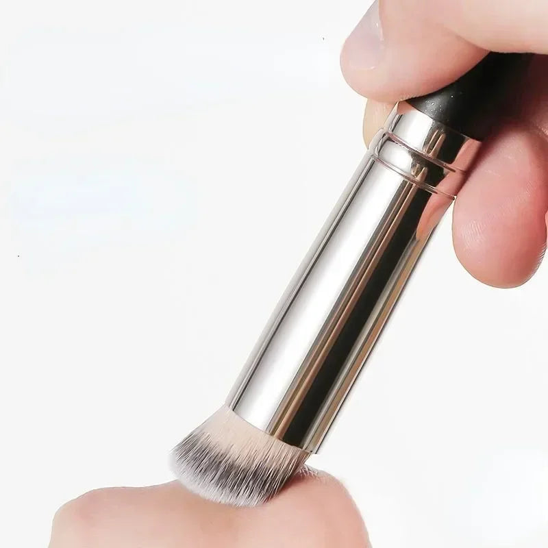 UnderEye Awake Blending Brush