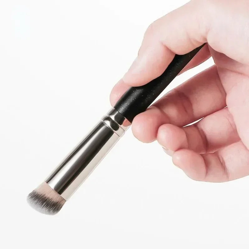 UnderEye Awake Blending Brush